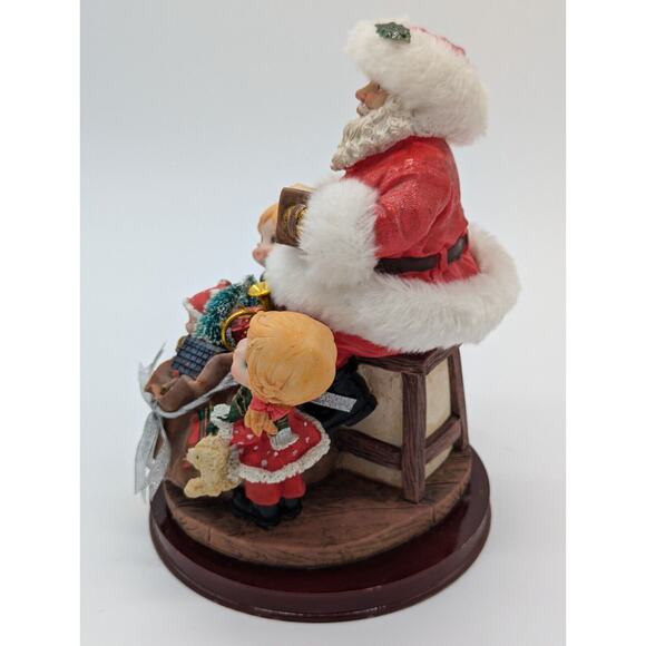 Le Jardine French Collection Christmas Scene Santa & Children with Musical Base - Picture 8 of 16